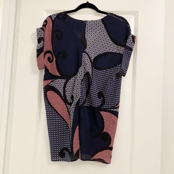 Theory sz L 100% silk geometric abstract top blouse - Picture 2 of 8